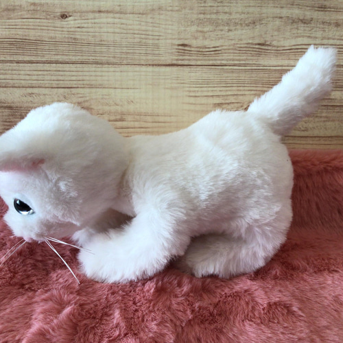 赤ちゃん猫(白猫)ふわふわ縫いぐるみ ぬいぐるみ もんぺるしぇ