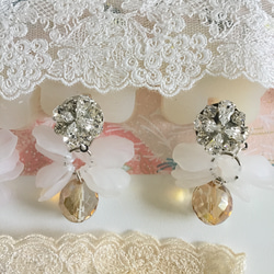 【パステルcolのイヤリング】チェコガラス　お花　ピンク　ウエディング　ブライダル　結婚式381 6枚目の画像