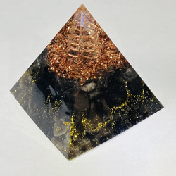 ≪受注制作≫モリオン【まよけ・やくよけ・浄化】ピラミッド型 オルゴナイト 3枚目の画像