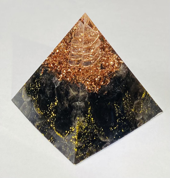 ≪受注制作≫モリオン【まよけ・やくよけ・浄化】ピラミッド型 オルゴナイト 2枚目の画像
