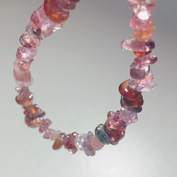 t082 天然石 マルチカラースピネル さざれ 1連 20cm ビーズ 素材 ハンドメイド パーツ 材料 サザレ 細石 1枚目の画像