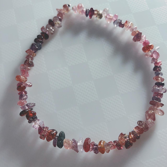 t082 天然石 マルチカラースピネル さざれ 1連 20cm ビーズ 素材 ハンドメイド パーツ 材料 サザレ 細石 5枚目の画像