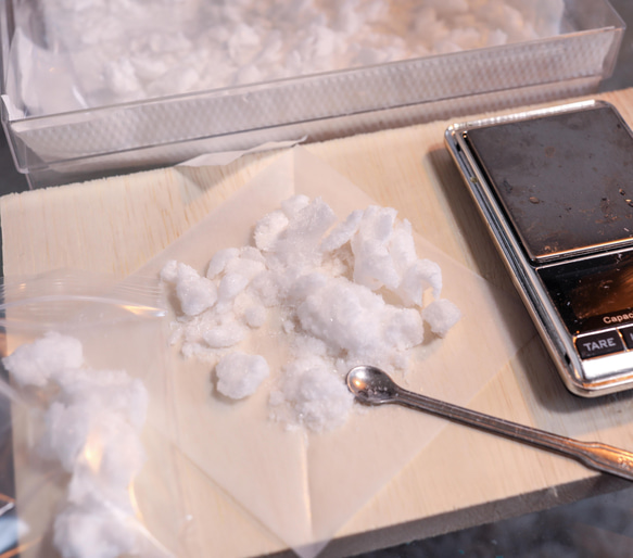 レジン用「雪のもと」20g (ハンドメイド資材) 4枚目の画像