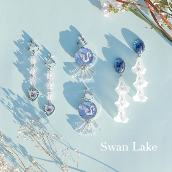 「 Ꮪwan Lake  ～泡沫〜 」【Blue gray】イヤリング/ピアス *チェコガラス・花・パール・白鳥の湖* 3枚目の画像