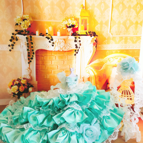 ♡贈答品にも♡ リカちゃんサイズ エメラルドグリーンのフリルたっぷり