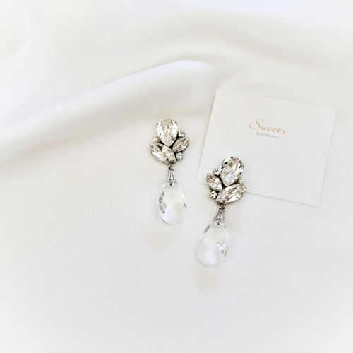 New！輝くクリスタルビジューとドロップクリスタルピアス・イヤリング 