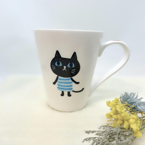 【再販】マグカップ　陶器　猫　黒猫　ボーダー　手描き　ハンドペイント 磁器　名入れ 1枚目の画像
