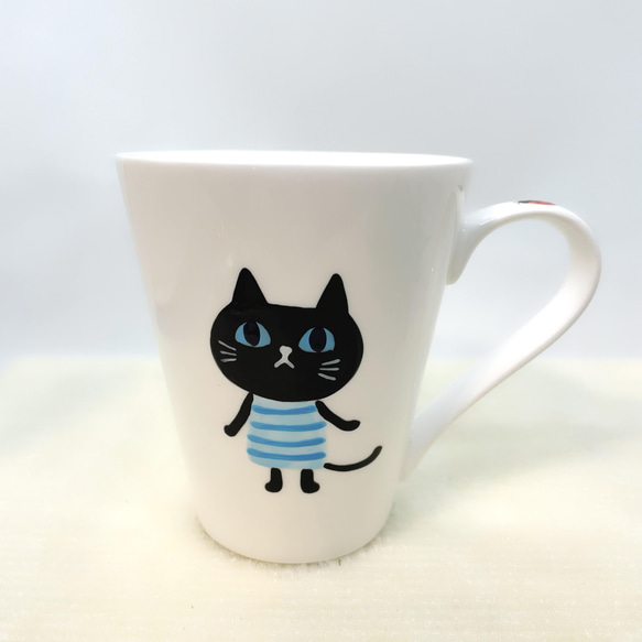 【再販】マグカップ　陶器　猫　黒猫　ボーダー　手描き　ハンドペイント 磁器　名入れ 2枚目の画像