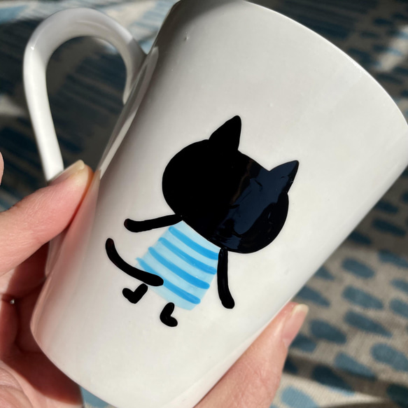 【再販】マグカップ　陶器　猫　黒猫　ボーダー　手描き　ハンドペイント 磁器　名入れ 5枚目の画像