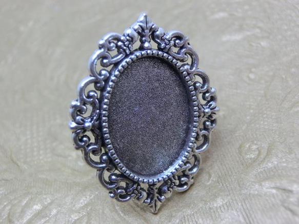 再販＜現品限り＞18×13mmカボション用　アンティーク調リング台　フリーサイズ(アンティークシルバー) 1枚目の画像