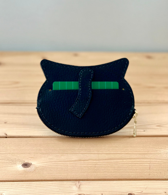 猫好きが作ったイカ耳猫の小銭入れ　黒猫オコ顔ゴールドバージョン目色淡いライムグリーン　送料無料　 4枚目の画像