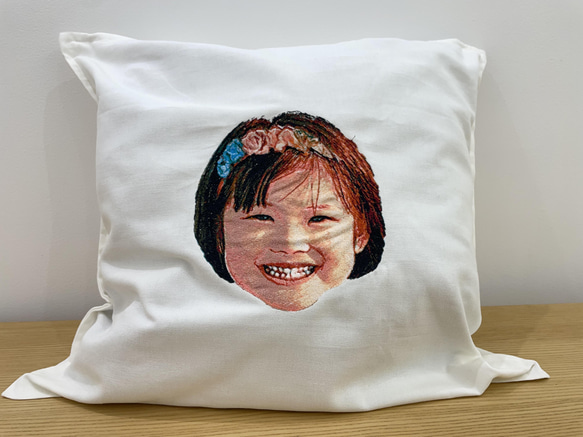 そっくり刺繍のクッションカバー｜オーダーメイド フォト刺繍 mm