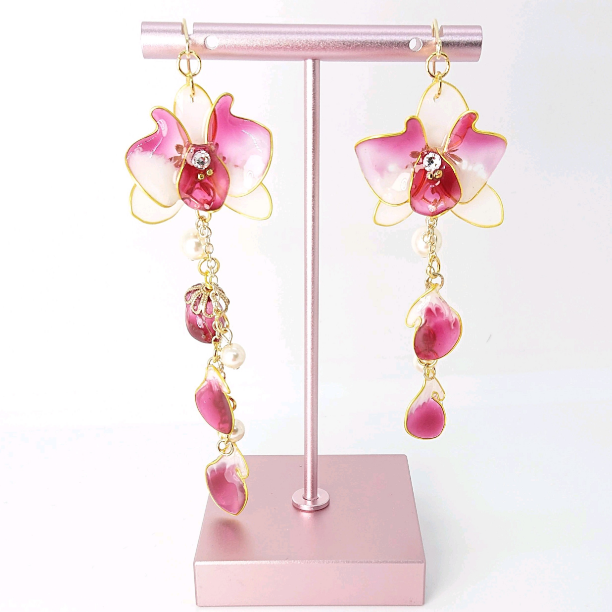 再販まつり✨嬉しいオマケ付き✨アシンメトリー 超軽量 胡蝶蘭ピアス 胡蝶蘭イヤリング 紫 ピンク キレイめ パール