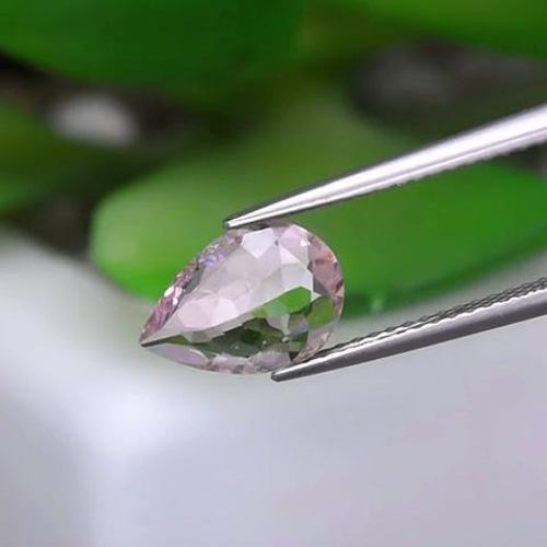 天然石 モルガナイト ルース 1.30ct 非加熱 マダガスカル産 優しい 