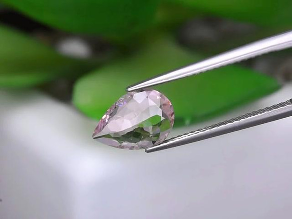 天然石 モルガナイト ルース 1.30ct 非加熱 マダガスカル産　優しいピンクカラーと煌めき！ 8枚目の画像