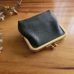 真鍮製がま口のヌメ革財布（ブラック） 1枚目の画像