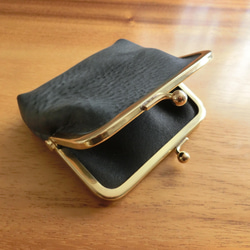 真鍮製がま口のヌメ革財布（ブラック） 3枚目の画像