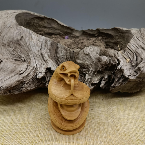 特上彫 置物 動物 へび 蛇 ヘビ 精密彫刻 柘植 木細工 高級天然
