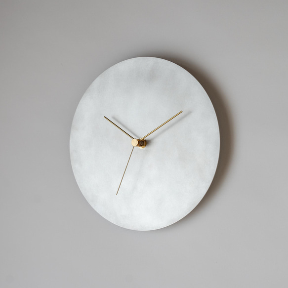 『特集掲載品』壁掛け時計−タイプ2/アルミニウム　minimal clock<DISK-type2> 2枚目の画像