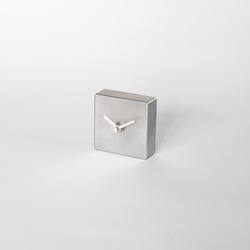 置き時計/アルミニウム　minimal table clock <SQUARE> / aluminum 2枚目の画像