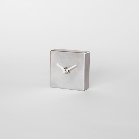 置き時計/アルミニウム　minimal table clock <SQUARE> / aluminum 1枚目の画像