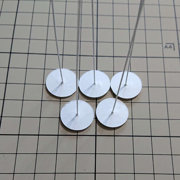 つまみ細工 おちりん【＃24 長さ約10-11cm】5本【18mm】ワイヤー付き花台紙 4枚目の画像