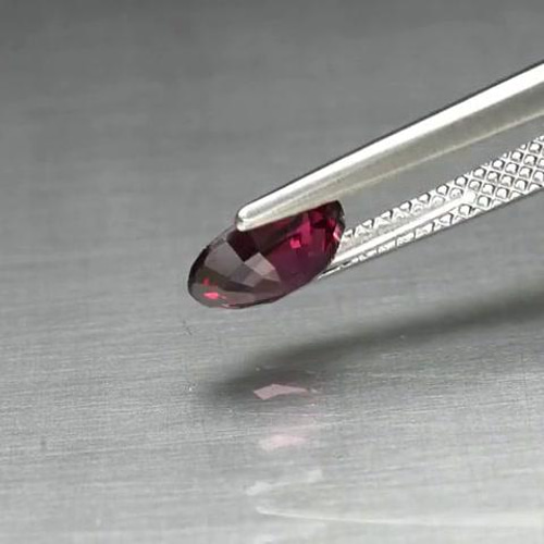 天然石 ロードライト ガーネット ルース 1.06ct 非加熱 マダガスカル産