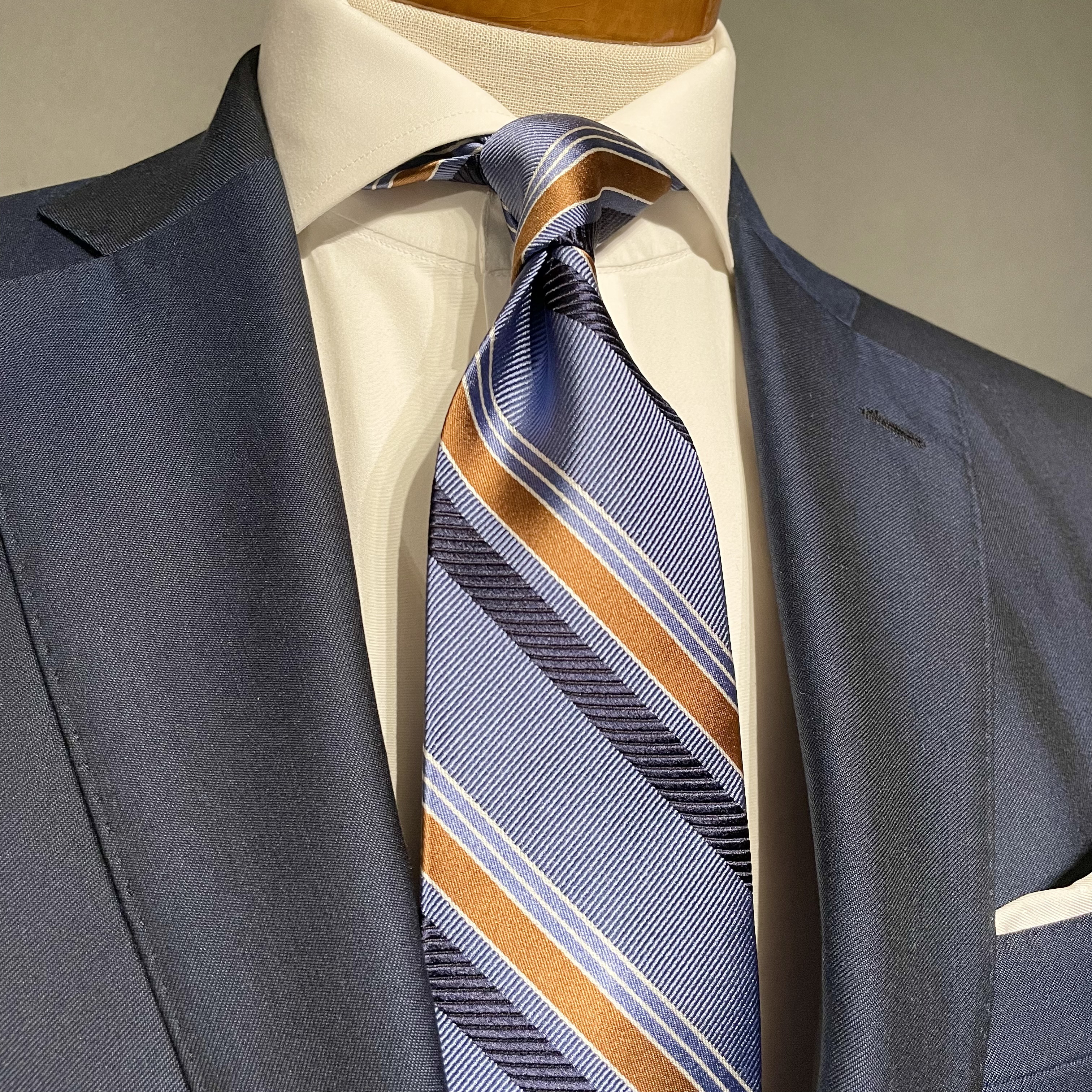 【受注製作】ブルーイエロー／ネイビー／イタリアシルク／ネクタイ／ギフト　【別途】メッセージ・イニシャル刺繍オーダー