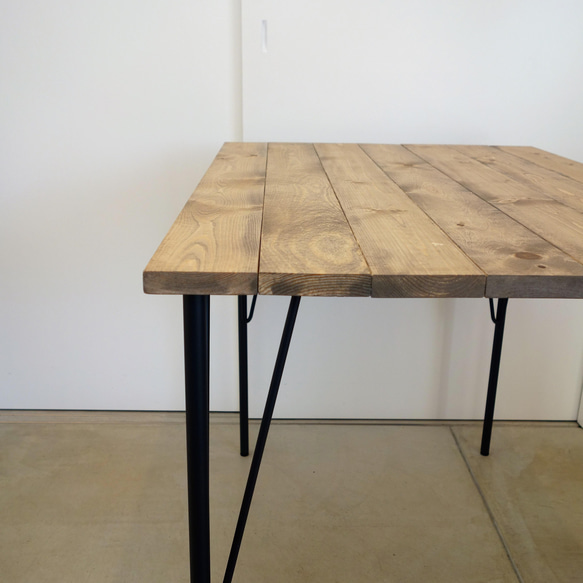 無垢材とスチールのダイニングテーブル  Flaca《幅90ｘ奥行62cm》【無垢材・2人用】 4枚目の画像