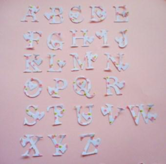 ハンドメイド　ダイカット　英字＆アルファベット　A 2枚目の画像