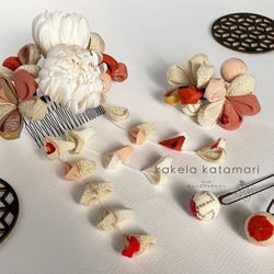 つまみ細工を真似てつくった髪飾り〜どこかのあの子のために《生成色の