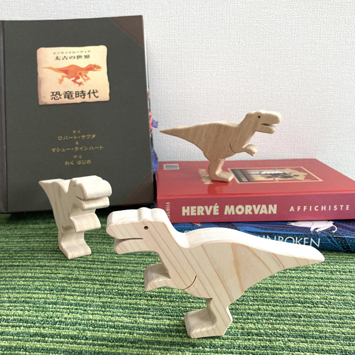 ジャックフルーツとリンゴの木製置物