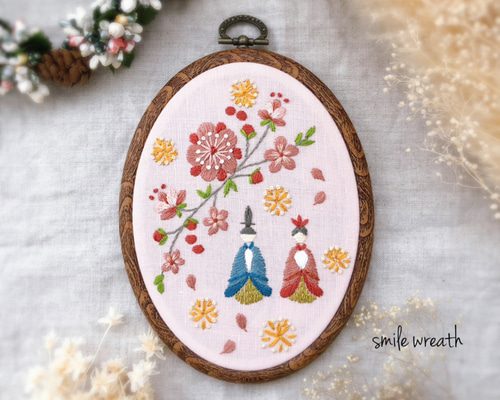 ひなまつりの刺繍フレーム】ひな祭りのお祝いに。オイルパステルで描い