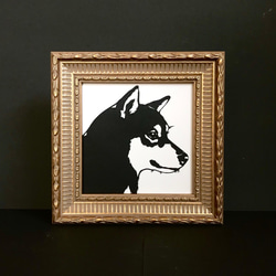 遠くを見つめる黒柴犬　〈ミニ額縁付き作品〉 1枚目の画像