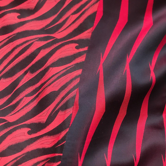 着物でパッチワークロングワンピース たっぷりフレアスカート 赤黒 M〜LL 着物リメイク 衣装 ドレス（B115） 15枚目の画像