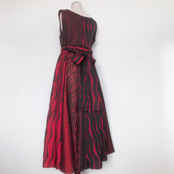 着物でパッチワークロングワンピース たっぷりフレアスカート 赤黒 M〜LL 着物リメイク 衣装 ドレス（B115） 8枚目の画像