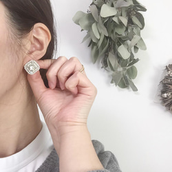 ハレの日に✴︎ビジュー×パールのビーズ刺繍のブローチ&ピアス/イヤリングのセット 5枚目の画像