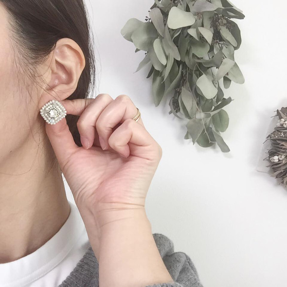 ハレの日に✴︎ビジュー×パールのビーズ刺繍のブローチ&ピアス/イヤリングのセット 5枚目の画像