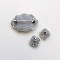 ハレの日に✴︎ビジュー×パールのビーズ刺繍のブローチ&ピアス/イヤリングのセット 6枚目の画像