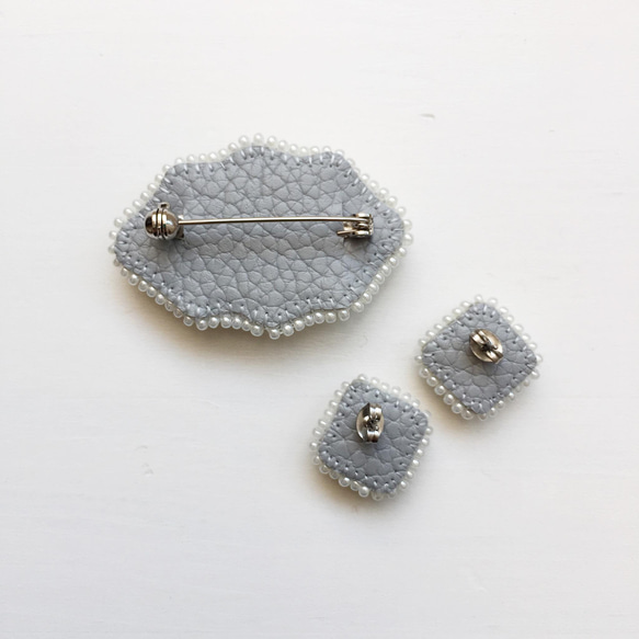 ハレの日に✴︎ビジュー×パールのビーズ刺繍のブローチ&ピアス/イヤリングのセット 6枚目の画像