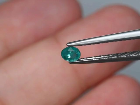 天然石 グランディディエライト ルース 0.14ct マダガスカル／アフリカ産 非加熱　華奢で可愛らしい小粒感！ 8枚目の画像