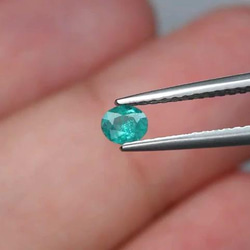 天然石 グランディディエライト ルース 0.14ct マダガスカル／アフリカ産 非加熱　華奢で可愛らしい小粒感！ 2枚目の画像