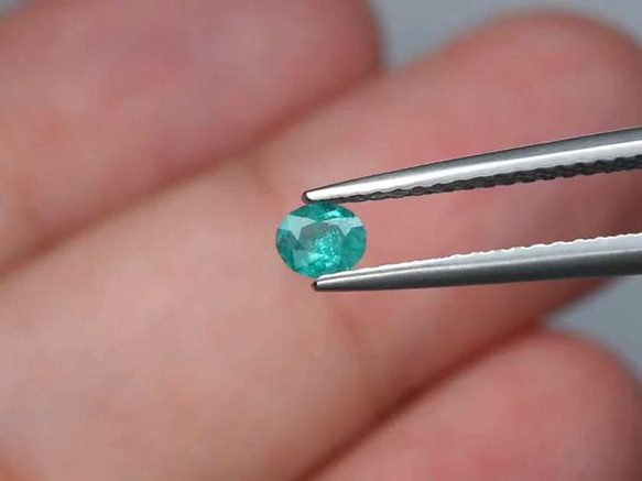 天然石 グランディディエライト ルース 0.14ct マダガスカル／アフリカ産 非加熱　華奢で可愛らしい小粒感！ 2枚目の画像