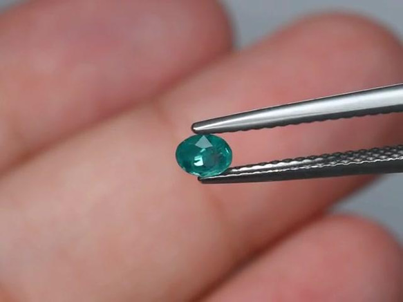 天然石 グランディディエライト ルース 0.14ct マダガスカル／アフリカ産 非加熱　華奢で可愛らしい小粒感！ 6枚目の画像