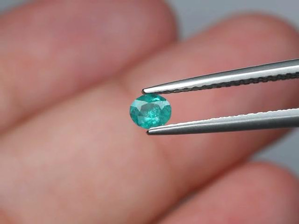 天然石 グランディディエライト ルース 0.14ct マダガスカル／アフリカ産 非加熱　華奢で可愛らしい小粒感！ 9枚目の画像