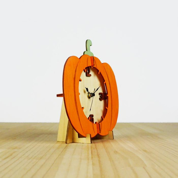 「かぼちゃ」木製置き掛け時計　 4枚目の画像
