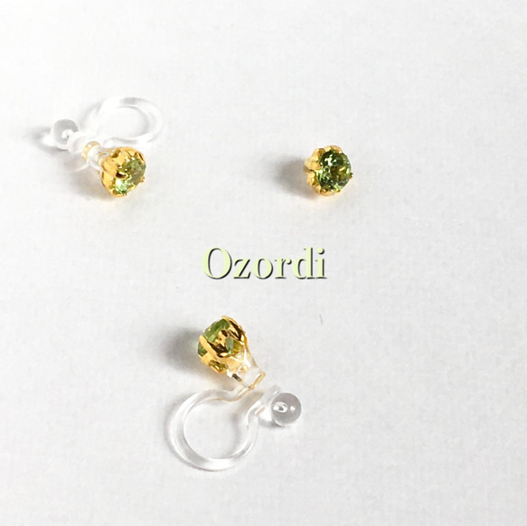 ［Creema限定］天然石ペリドット（4mm）の一粒イヤリング/ピアス 2枚目の画像