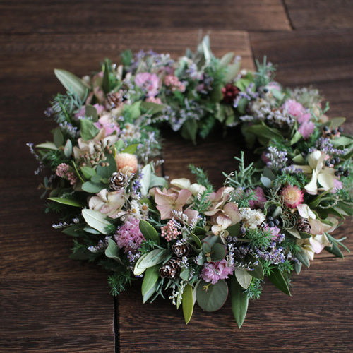 桃色スターチスのグリーンリース✳︎ドライフラワー◎26センチ リース  