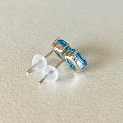 ブルートパーズピアス pt900 プラチナ5mm×7mm  オーバルピアス ブルートパーズピアス 6枚目の画像