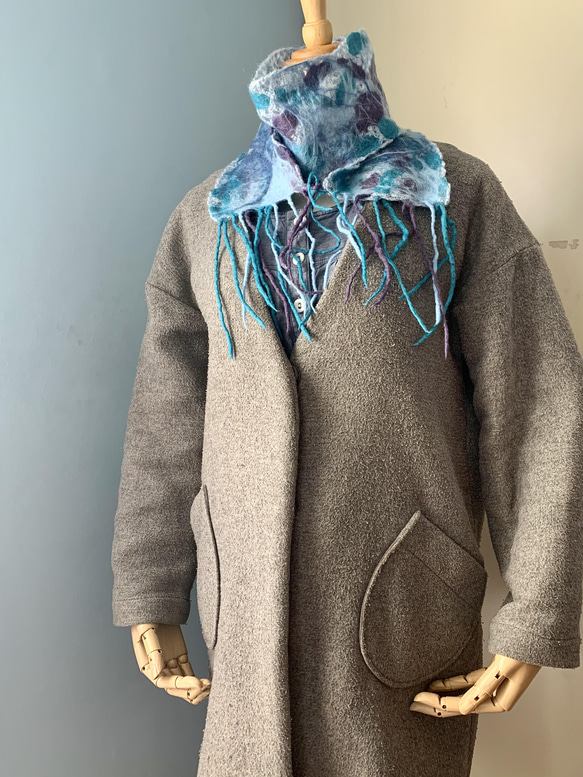 毛糸と羊毛のマーブルマフラー（ジェイド＆モーブパープル） 4枚目の画像